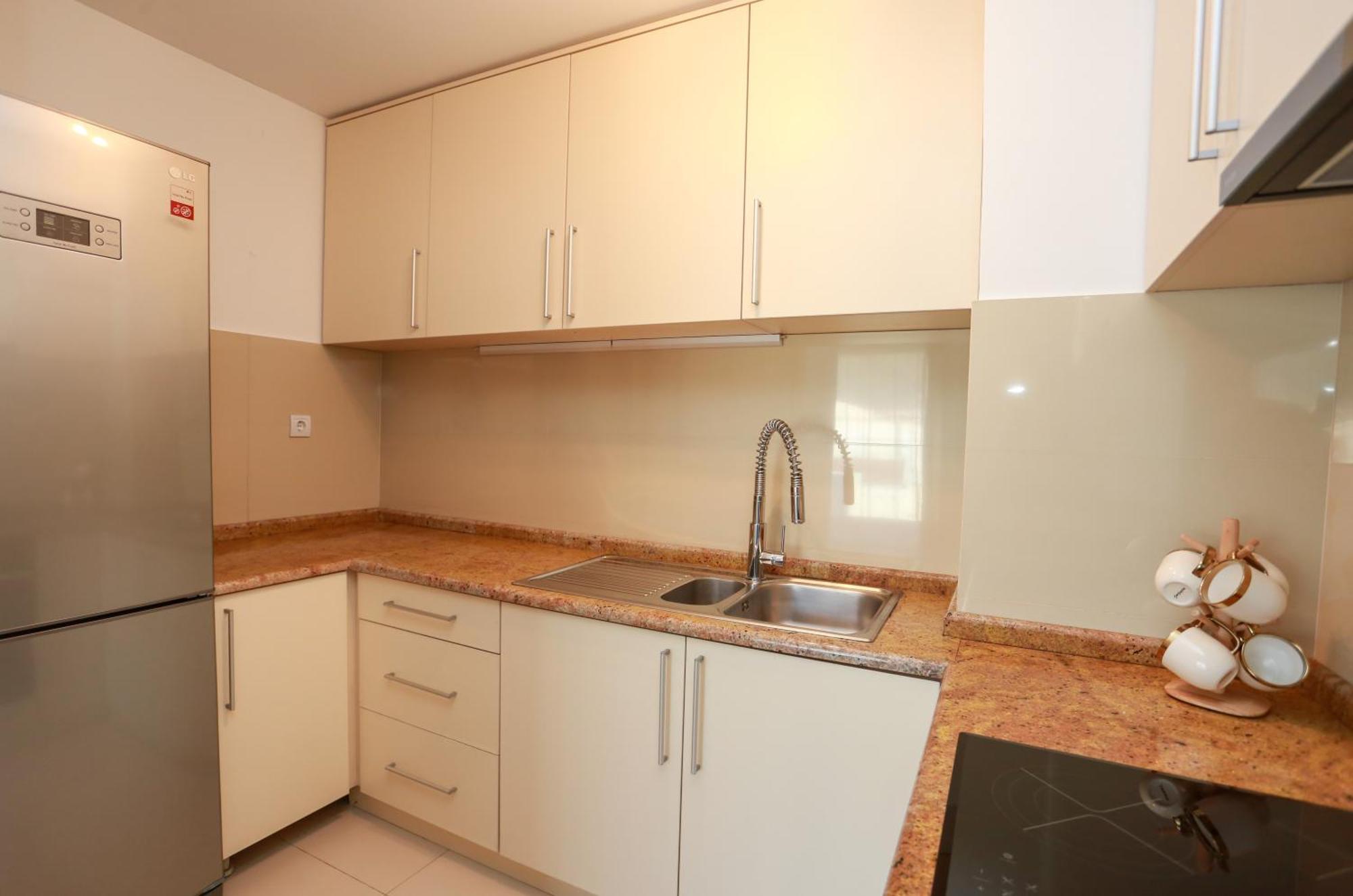 Status-m Neksan12 Budva
